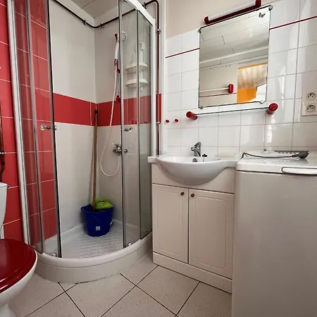 Maison Avec Cour, A 25m De La Plage, Proche Centre Et Commerces - Fr-1-197-573 Holiday home