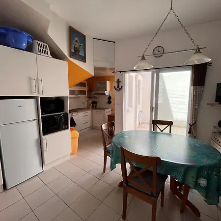 Casa de Férias Maison Avec Cour, à 25m De La Plage, Proche Centre Et Commerces - Fr-1-197-573 *