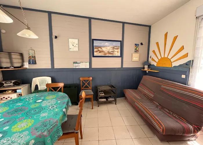 Maison Avec Cour, A 25m De La Plage, Proche Centre Et Commerces - Fr-1-197-573 * Les Sables-dʼOlonne